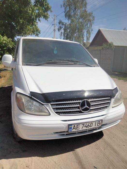 автомобіль Мерседес бенс