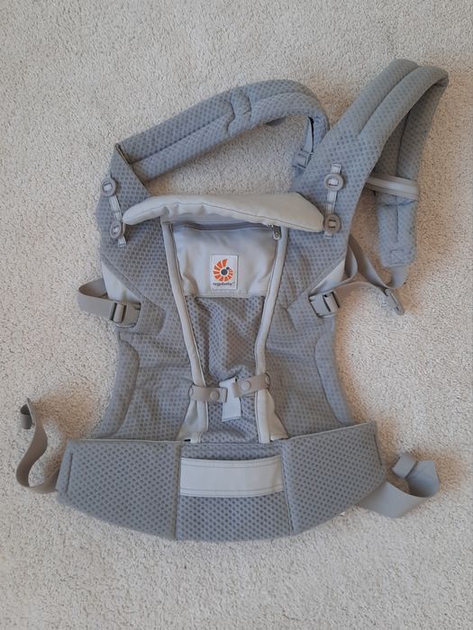 Porta‑bebés Ergobaby em excelente estado