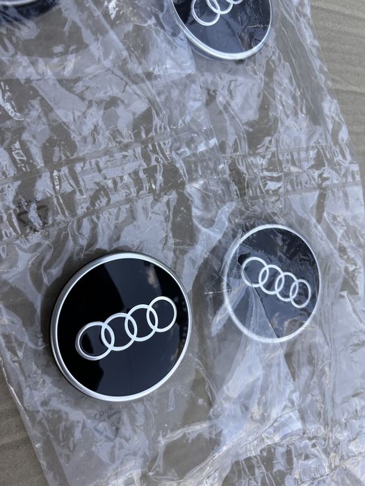 Декоративний ковпачок на диски Audi , 81A601170