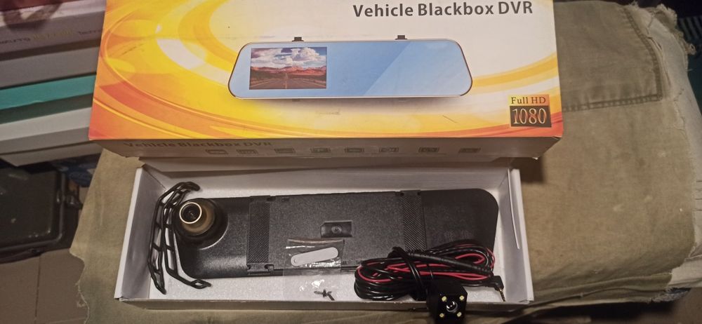 Дзеркало відеорегістратор з задньою камерою