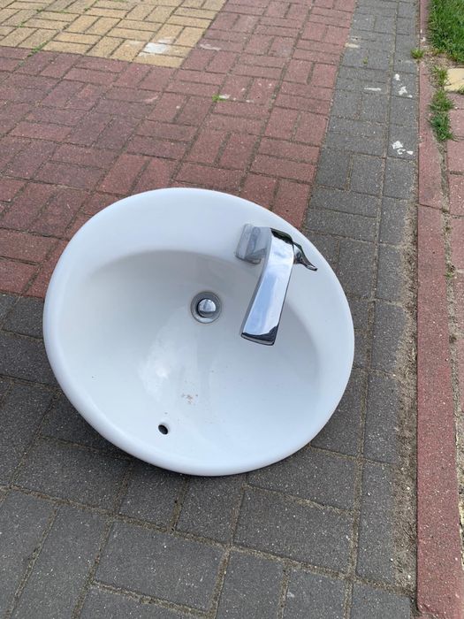 Umywalka wpuszczana + bateria