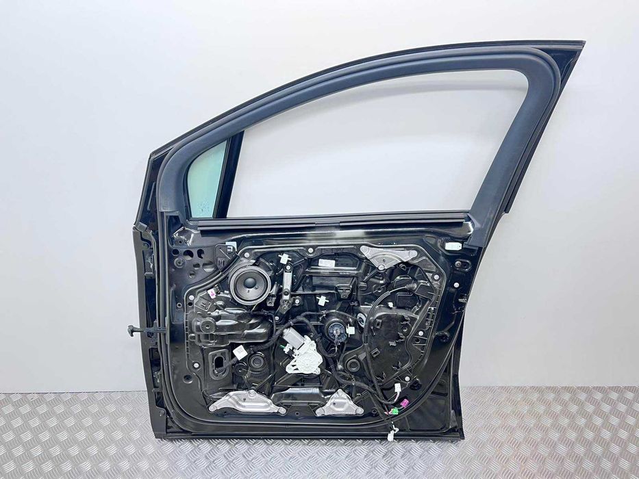 Mercedes-Benz EQE двері