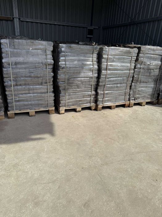 Brykiet torfowy na palecie