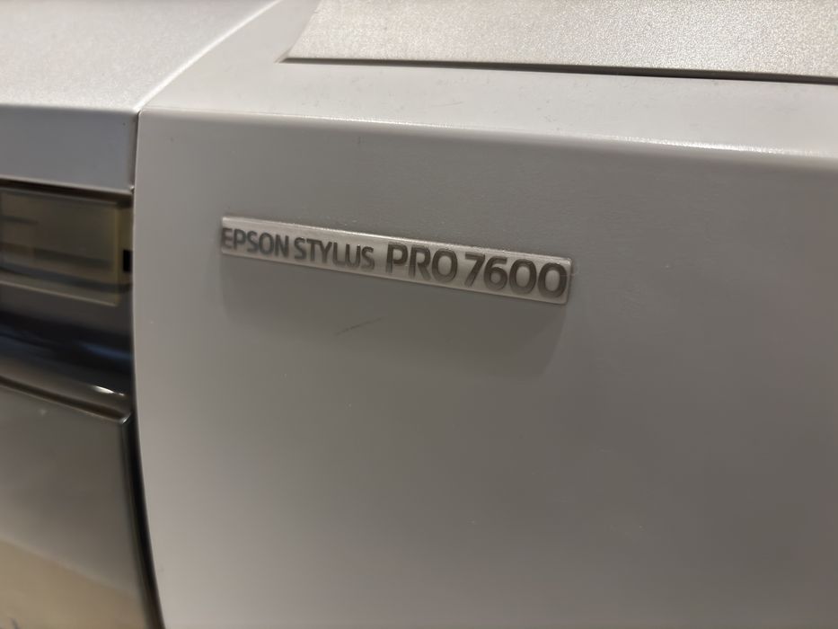 Epson stylus pro 7600 - A1 usada
