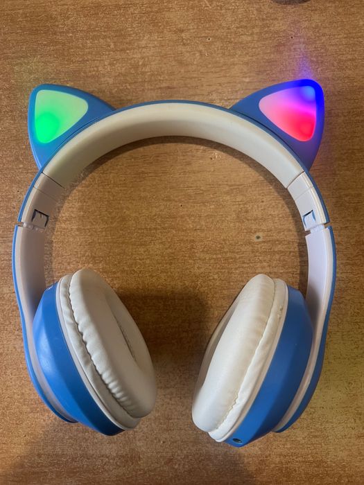 Навушники с вушками котика