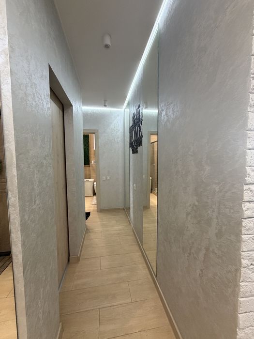 Від власника 2к + кухня-вітальня 80 м² | Новий ремонт