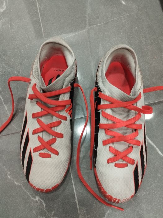 Chuteiras Adidas  para sintético tam 35