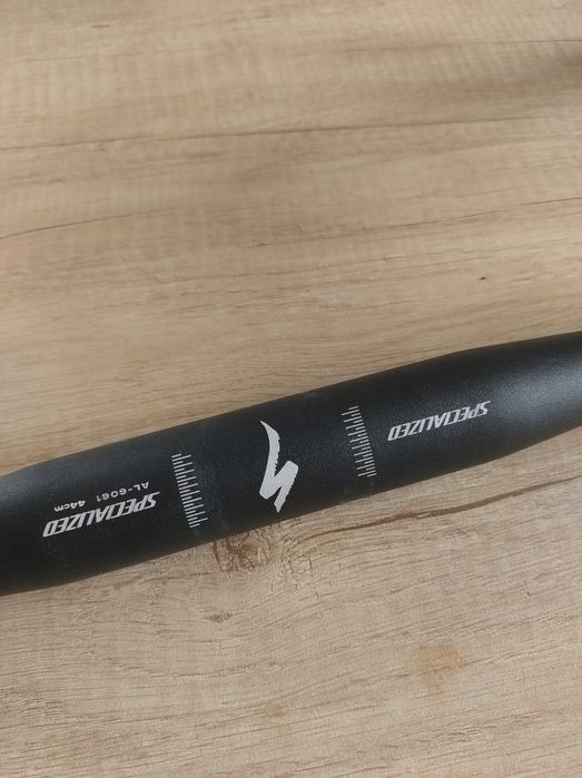Kierownica szosowa Specialized Shallow Drop 440 mm/ 31.8 mm – Jak nowa