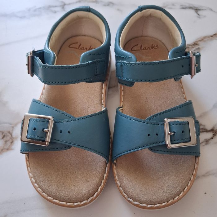 Шкіряні босоніжки Clarks Crown Bloom.   В ідеальному стані!