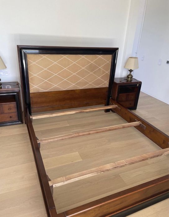 Cama de Casal 1,60 + mesa de cabeceira