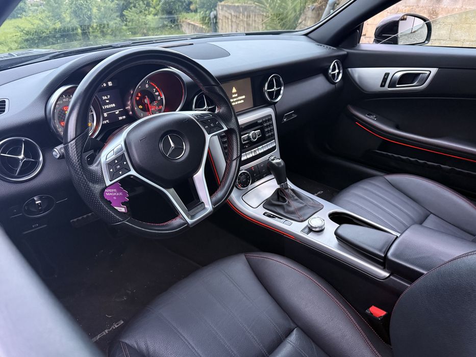 Mercedes SLK 250 AMG ( poderei aceitar retoma de moto ou carro)