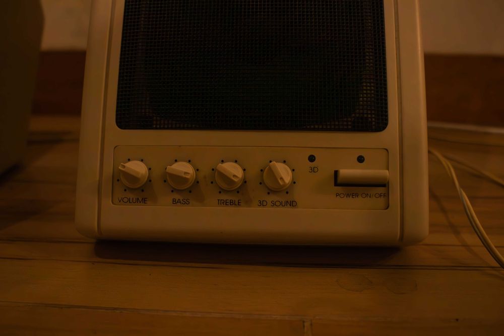 Sistema de Som 2.1 Potente (Subwoofer + Tweeters) – Como Novo!