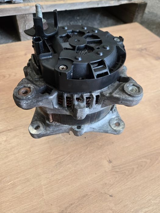 Alternator Renault Trafic III Vivaro B NV300 2.0 231- -004- -436R