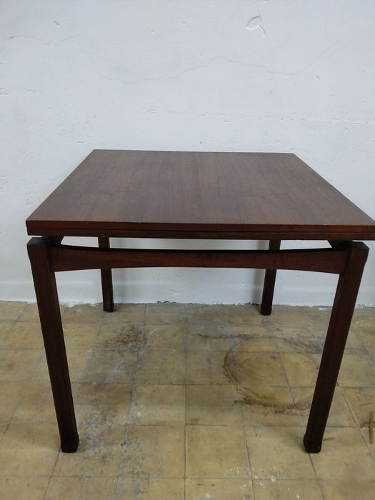 Mesa com 5 cadeiras