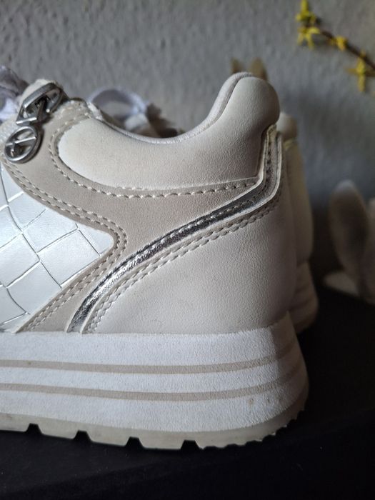 Tamaris lekkie sneakersy damskie 37