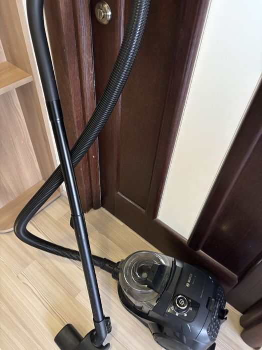 Пилосос BOSCH в ідеальному стані