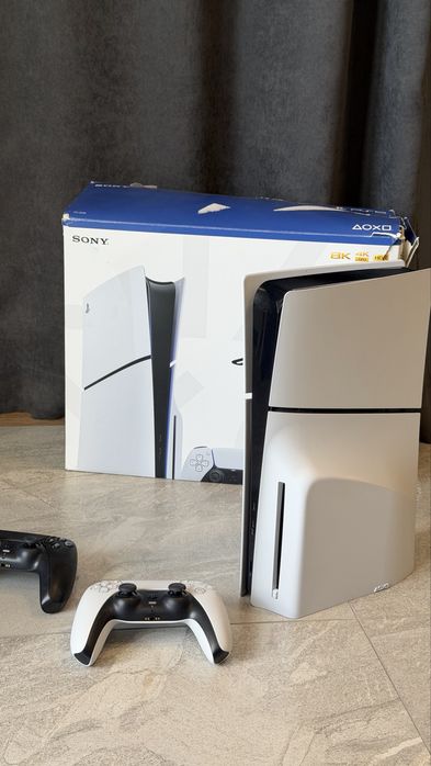 PS5 Slim 1TB Disc Edition