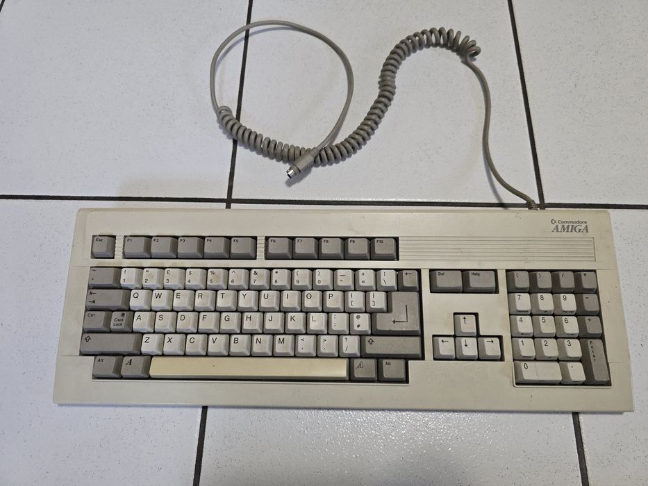Amiga 4000 klawiatura
