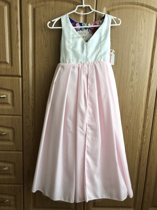 Сукня рожева з квітковим принтом, для дівчинки 128-134, святкова пишна