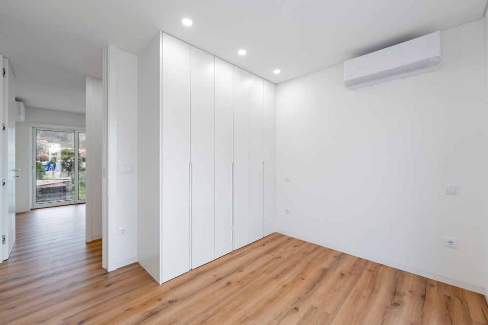 T3 Novo (2025) com Terraço Privativo de 50m – Centro de Amares
Preço: 278.000€ (fixo)