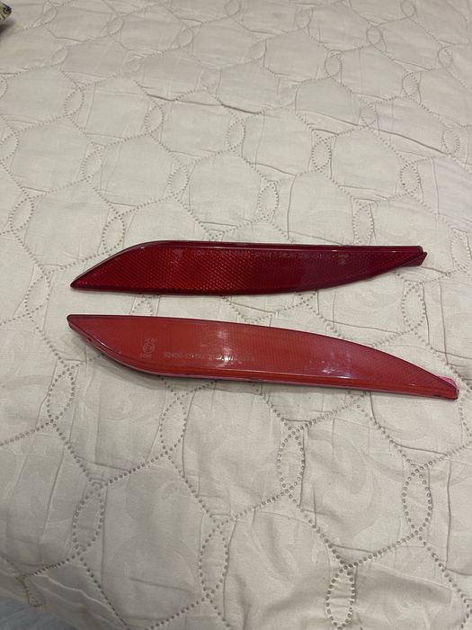 Отражатели , катафоты в задний бампер Hyundai Sonata YF