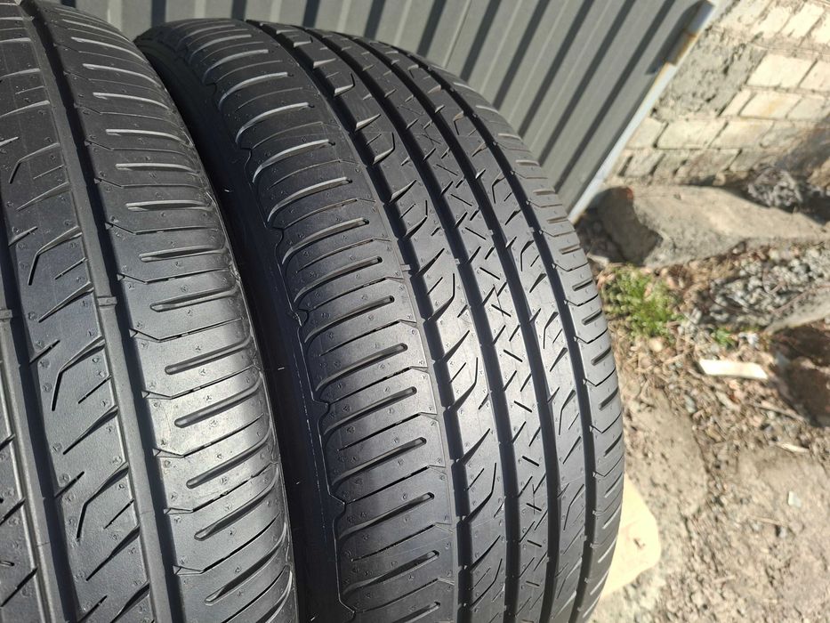 Шини Б/У Демо 2шт 245/40 R20 99V VOL Goodyear Efficient grip perfomance SUV .