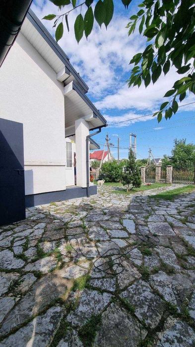 Продається стильний жилий будинок з меблями та технікою