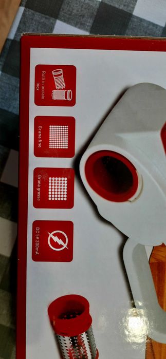 Ralador de queijo eletrico