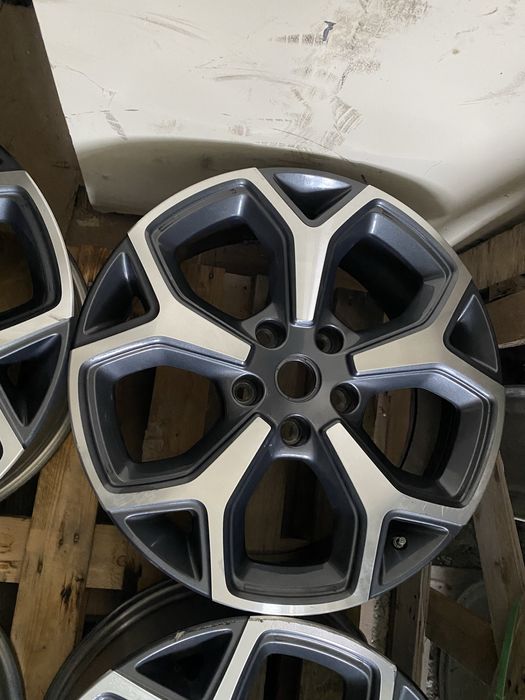Колеса , диски R21 Rivian R1T R1S