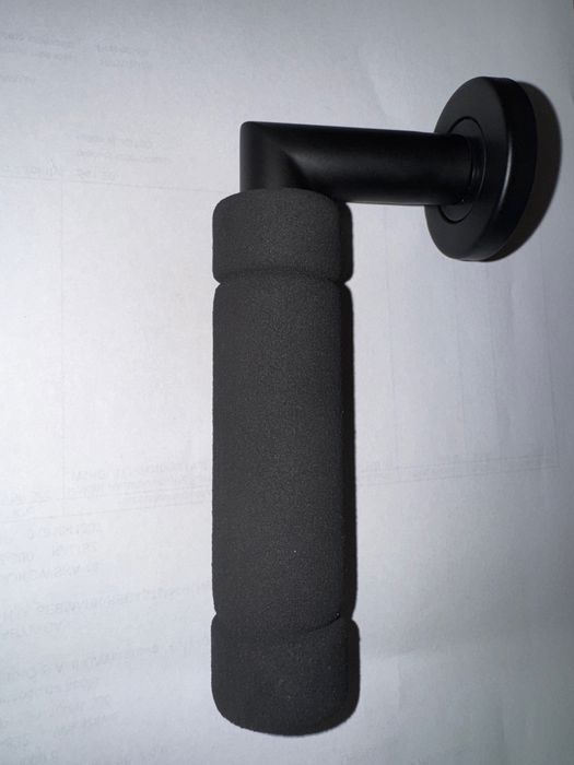 Klamka ciepła Xenia czarna szyld dzielony okragły WC komplet