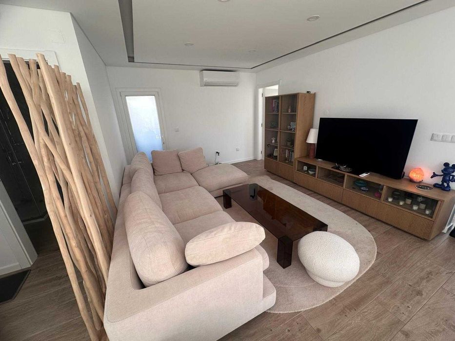 Mobília de Casa interior e exterior - sofá, cama, mesa, candeeiro, cadeira, chapéu, vitrina, móvel TV, estante livros, armário, biombo - Kave, Masie