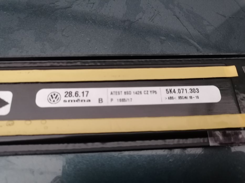 VW Golf VI 6 5k 09- listwa nakładka progu dekor ozdoba  prawy prawa
