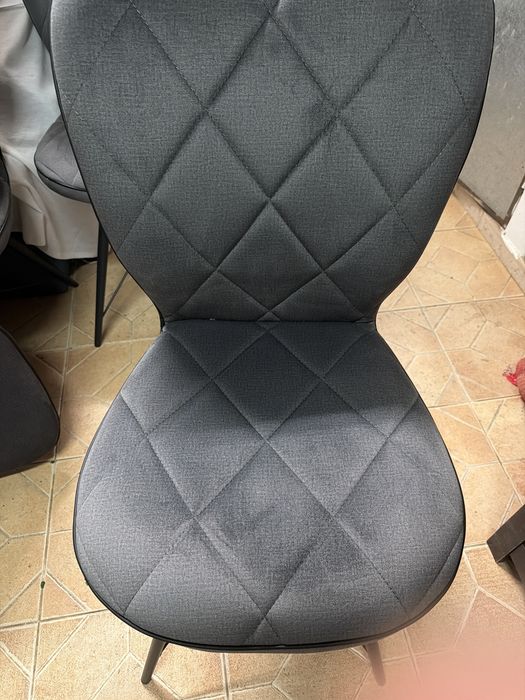 Vendo mesa de jantar mais 6 cadeiras em segunda mao bom estado