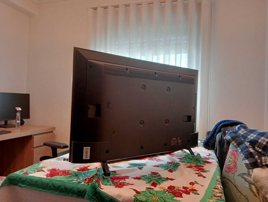 Smart TV Hisense 43A7GQ 4K - Para Reparação (AVARIADA) com Fonte Extra