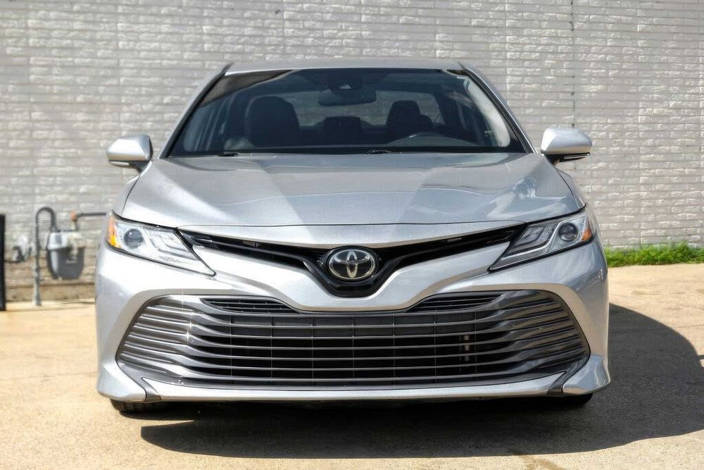 Toyota Camry Xle      2020