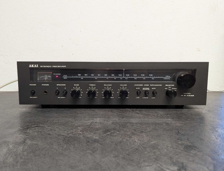 Стерео ресивер Akai AA-1115.