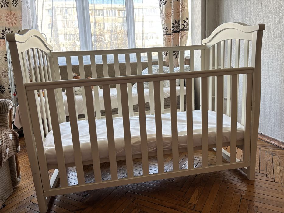 Ліжко дитяче і комод Верес