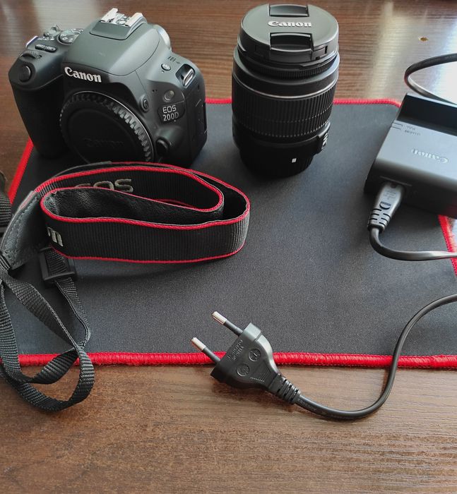 Фотоапарат Canon Eos 200d  Body Black