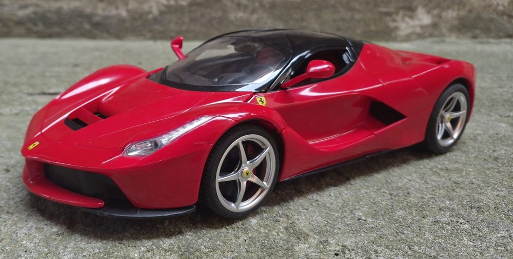 Autko na sterowanie czerwone Ferrari