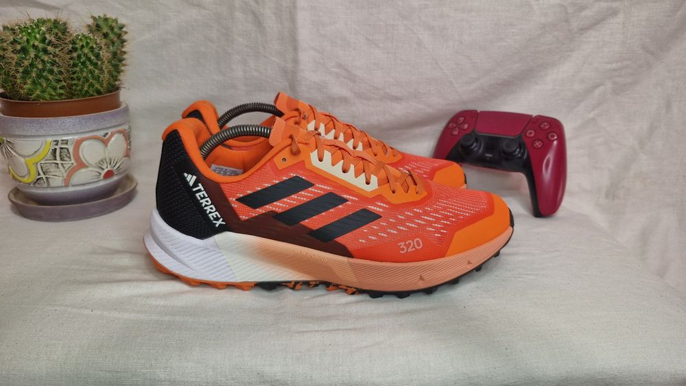 Кросівки Adidas Terrex.Розмір 42.5