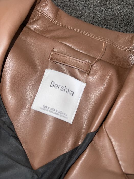 Шкіряний піджак від Bershka