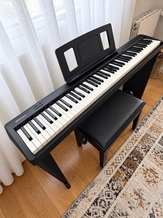Piano Digital Roland FP-10 + Móvel + Banco + Auscultadores+ Pedal