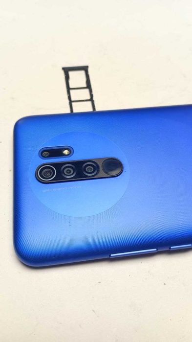 Хорош Xiaomi Redmi 9 на 4+1/64Gb телефон с NFC Смартфон Редми 9 +чехол