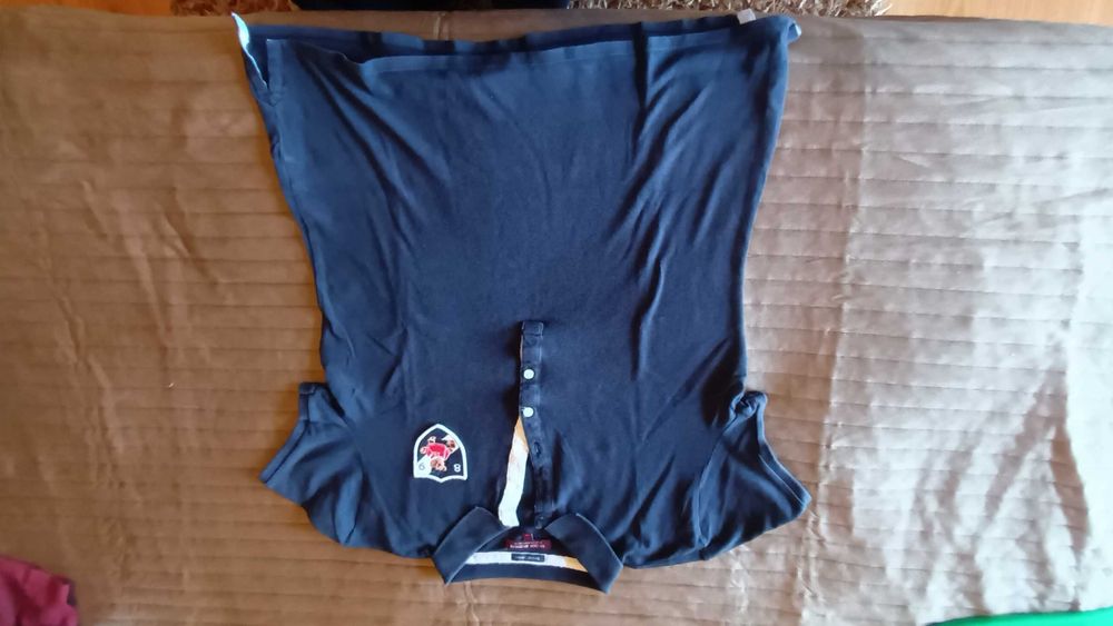 Polo  em azul escuro da Sacoor