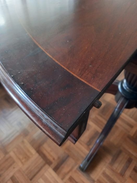 Mesa de jantar com cadeiras