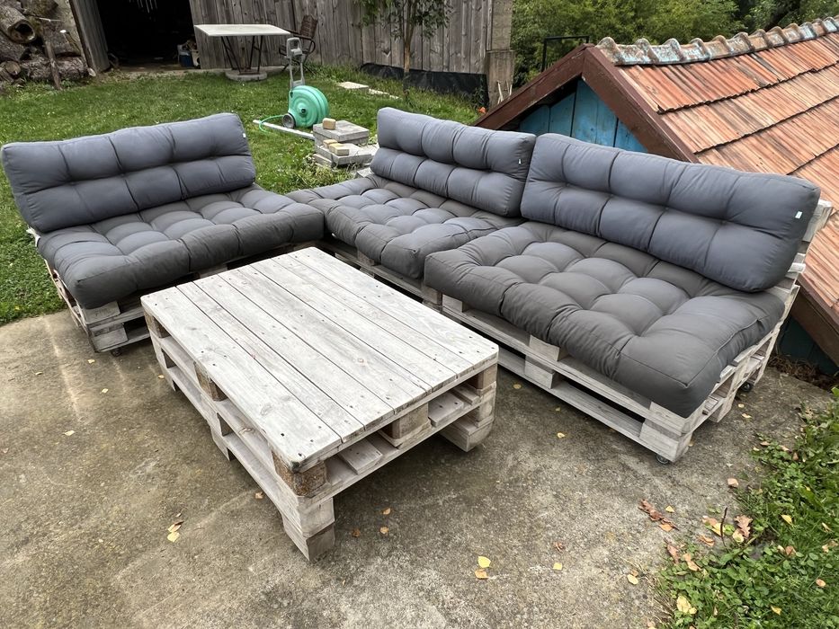 Meble ogrodowe z palet, trzy kanapy/ narożnik + stolik kawowy