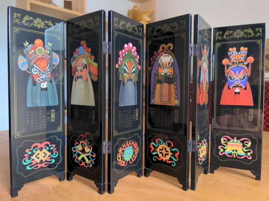Mini biombo dobrável chinês de 6 painéis decorado com padrões coloridos de maquilhagem da Ópera de Pequim
