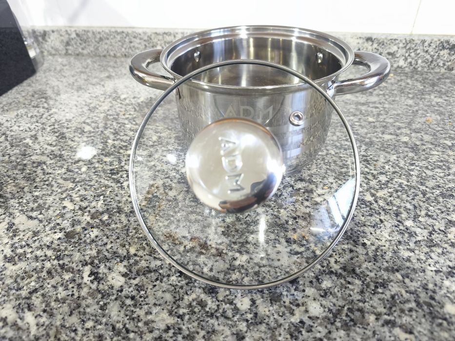 Trem de 6 panelas de cozinha em inox