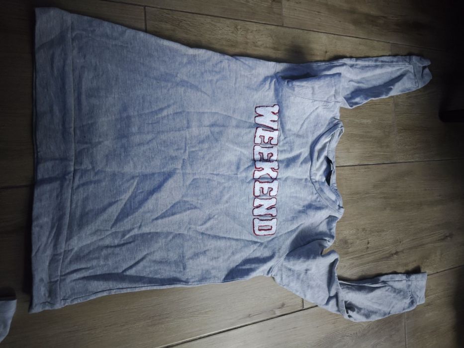 Szara koszulka z długim rękawem