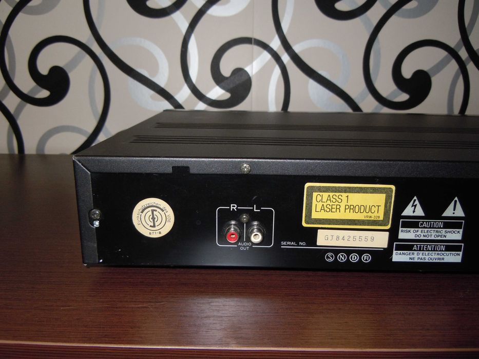 Продам CD програвач Pioneer PD-5030.